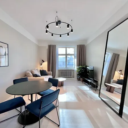 Stylish Flat Next To Metro هلسنكي