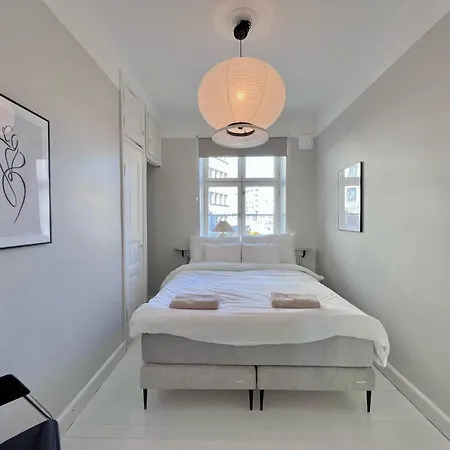 Apartment Stylish Flat Next To Metro Helsinki